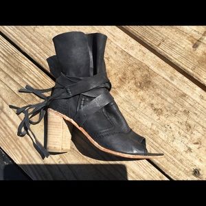 Free People Black Leather sandals